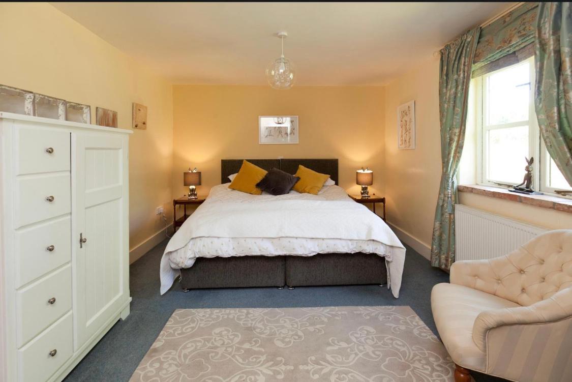 Spacious Swallow Cottage Tisbury Bagian luar foto